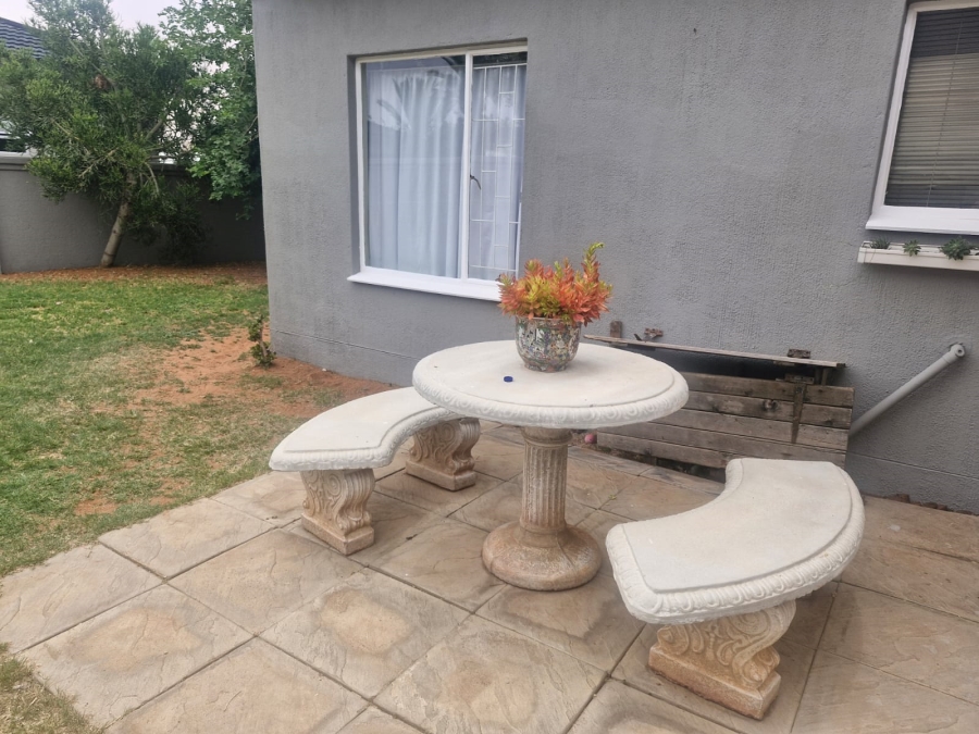 4 Bedroom Property for Sale in Keidebees Northern Cape